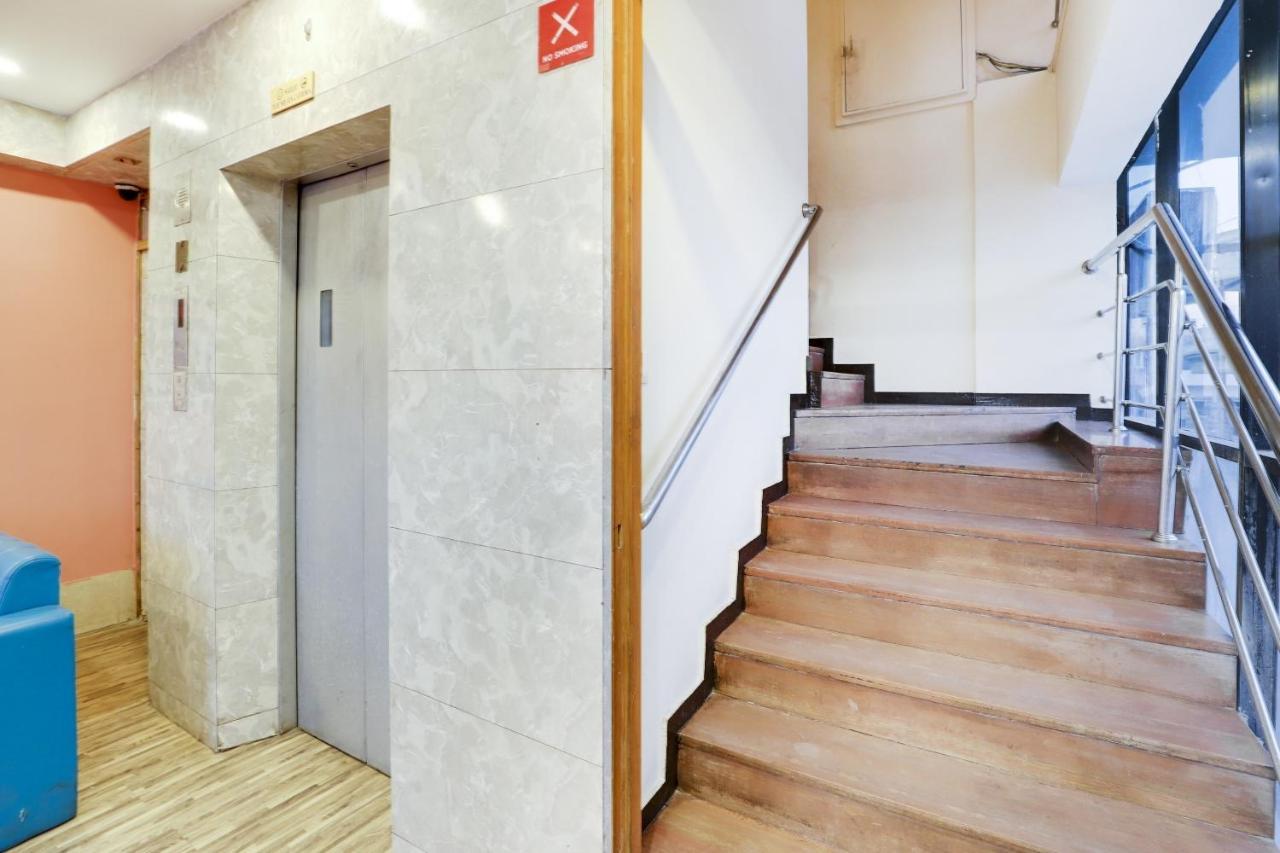 Oyo Hotel Dash Вадодара Екстериор снимка