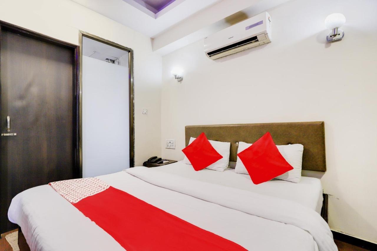 Oyo Hotel Dash Вадодара Екстериор снимка