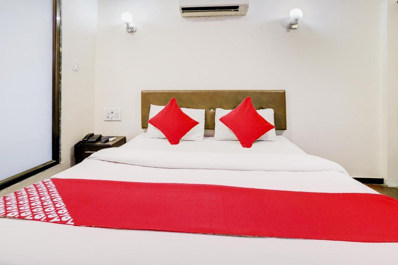 Oyo Hotel Dash Вадодара Екстериор снимка